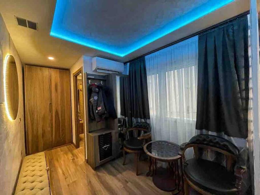 New Luxury 3-Bedroom Apartment Segovia Exterior photo